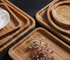 La bandeja rectangular de bambú renovable, placa de madera natural de la comida aumentó diseño del borde