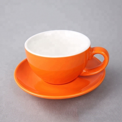 Las tazas de cerámica del café express de la cerámica de la loza con las tazas de Coffe del platillo asaltan