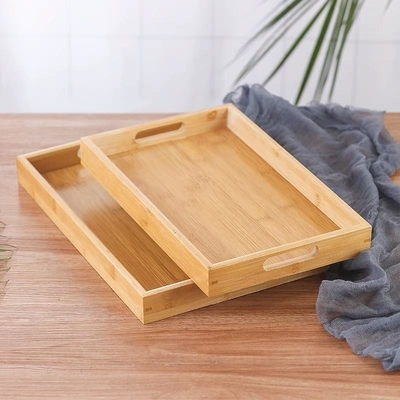 bandeja de bambú rectangular ecológica con diseño moderno sostenible y paleta de colores naturales